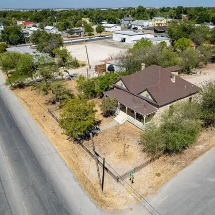 Image 7 - 426 Avenue C, Del Rio, TX 78840, USA - House for sale