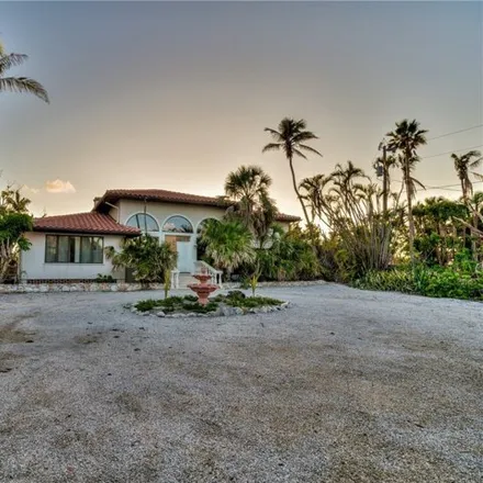 Image 8 - 16634 Captiva Drive, Wulfert, Lee County, FL 33926, USA - House for sale