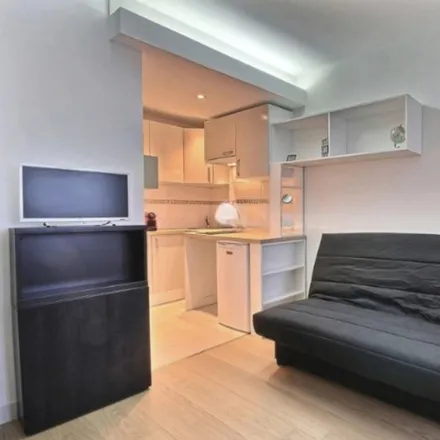 Image 2 - 2 Rue Henri Heine, 75016 Paris, France - Apartment for rent