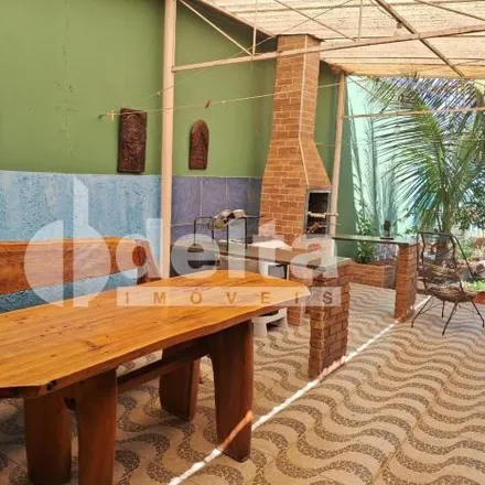 Image 2 - Avenida Frei Caneca, Nossa Senhora das Graças, Uberlândia - MG, 38402-312, Brazil - House for sale