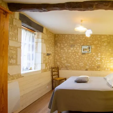 Rent this 5 bed townhouse on 24380 Saint-Amand-de-Vergt