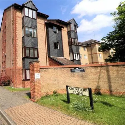 Buy this studio apartment on Cricketers Close in London, DA8 1TU