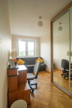 Rent this 4 bed room on Jacka Malczewskiego 78 in 80-107 Gdańsk, Poland