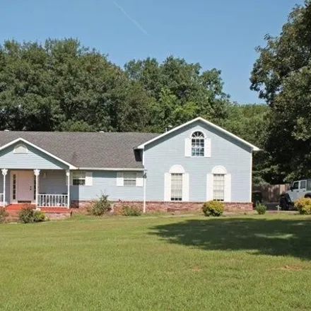 Buy this 4 bed house on 186 Bakers Spring Road in Russellville, AR 72802
