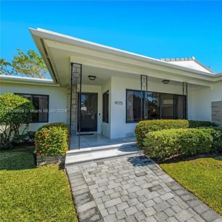 Image 4 - 9175 Bay Drive, Surfside, FL 33154, USA - House for sale