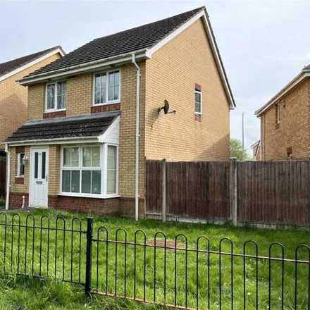 Buy this 3 bed house on Farriers Way in Houghton Regis, LU5 5FG