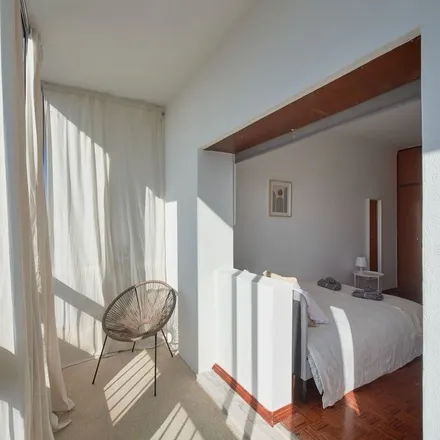 Image 8 - Rua Eugénio de Castro - Room for rent