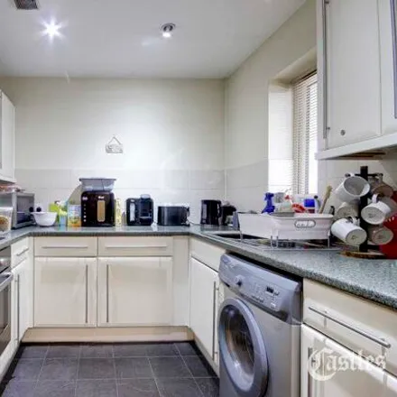 Image 2 - Schmidt Kitchens, Green Lanes, London, N13 4UR, United Kingdom - Apartment for sale