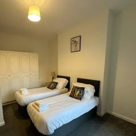 Image 2 - Sunderland, SR4 7RP, United Kingdom - Apartment for rent