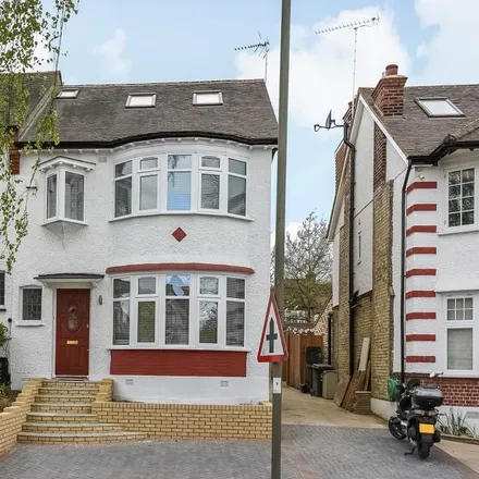 Rent this 4 bed house on Fursby Avenue in London, N3 1PL