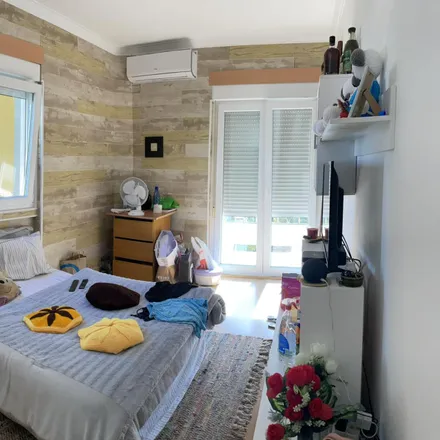 Rent this 1 bed room on Rua Câmara Pestana 6 in 2810-752 Almada, Portugal