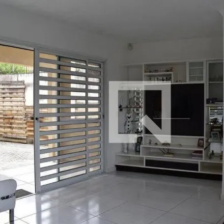 Rent this 4 bed house on Rua Professor Joaquim de Mattos Barreto 313 in São Lourenço, Curitiba - PR