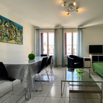 Rent this 4 bed apartment on 15 Rue Auguste Payant in 69007 Lyon, France