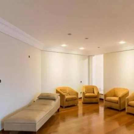 Buy this 5 bed apartment on Centro de Referência da Mulher Vem Maria in Rua João Fernandes 118, Jardim
