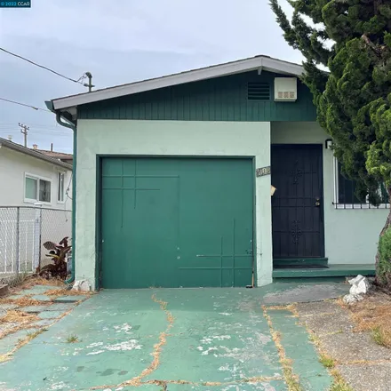 Buy this 3 bed house on 3108 Center Avenue in Richmond, CA 94804