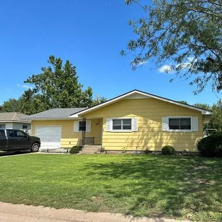 Buy this 3 bed house on 2100 24th Street in Great Bend, KS 67530