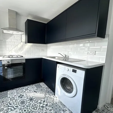 Rent this 2 bed apartment on Leopold Road in London, NW10 9LN