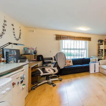 Image 3 - 11, 13, 15 Hillmarton Road, London, N7 9JE, United Kingdom - Apartment for rent