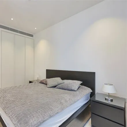 Rent this 1 bed apartment on 3 Merchant Square in London, W2 1AS