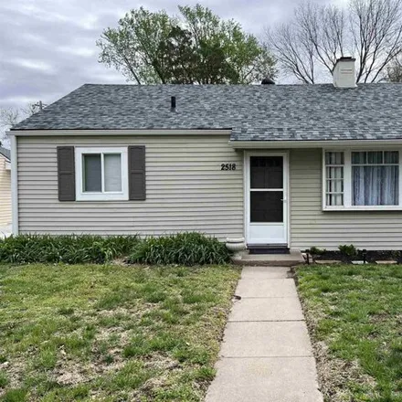 Buy this 3 bed house on 2540 South 52nd Street in Lincoln, NE 68506