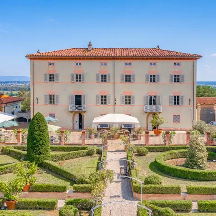 Buy this 12 bed house on Lucca
