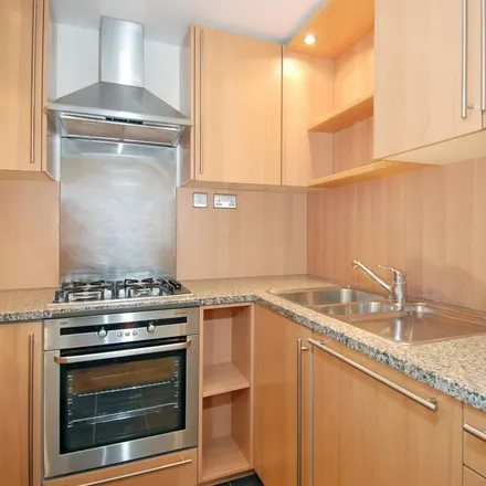 Image 3 - Bredin House, Coleridge Square, Lot's Village, London, SW10 0RP, United Kingdom - Apartment for rent