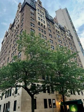 Buy this 1 bed condo on 6101 North Sheridan Road in Chicago, IL 60660