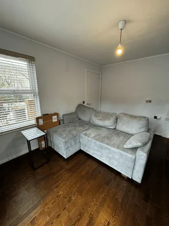 Rent this 1 bed duplex on Pembroke Road in London, E6 5XG
