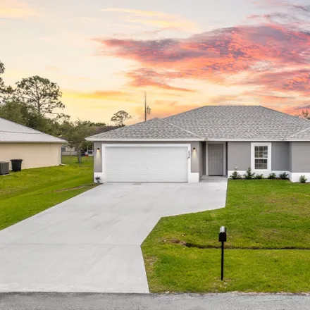 Rent this 4 bed house on Port Saint Lucie in FL, US