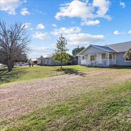 Image 2 - 1298 13th Street, Blanco, TX 78606, USA - House for sale