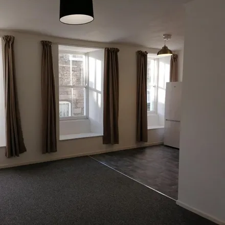 Image 3 - Lower Market Street, Penryn, TR10 8BQ, United Kingdom - Apartment for rent