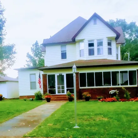 Buy this 4 bed house on 1002 School Street in Henry, Marshall County