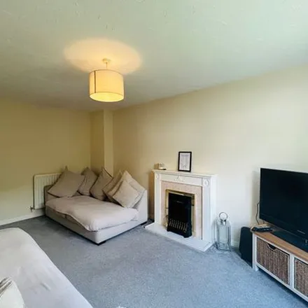 Rent this 3 bed apartment on Cotehele Drive in Paignton, TQ3 3GG