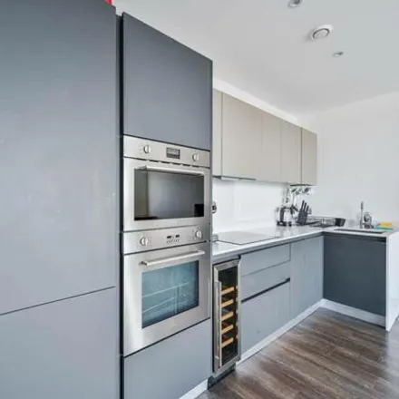 Image 5 - Woolwich High Street, London, SE18 6EA, United Kingdom - Apartment for sale