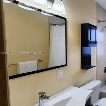 Image 6 - 2021 Southwest 3rd Avenue, Fort Lauderdale, FL 33315, USA - Apartment for rent