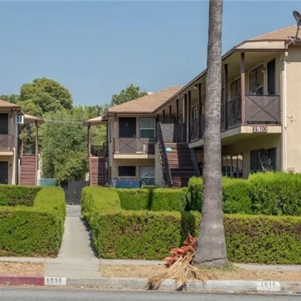 Image 2 - 1910 And 1918 Lincoln Ave, Pasadena, California, 91103 - House for sale