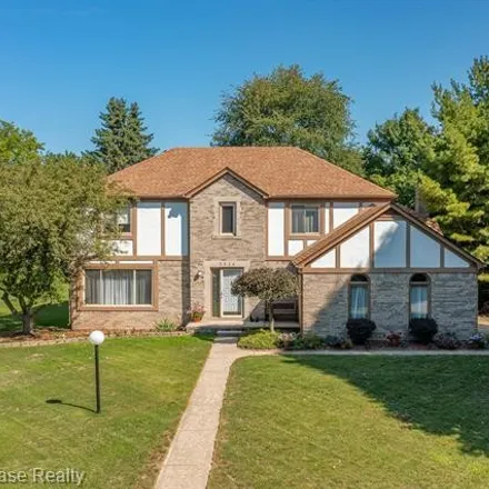 Image 1 - 8924 Woods Edge Drive, Commerce Township, MI 48382, USA - House for sale