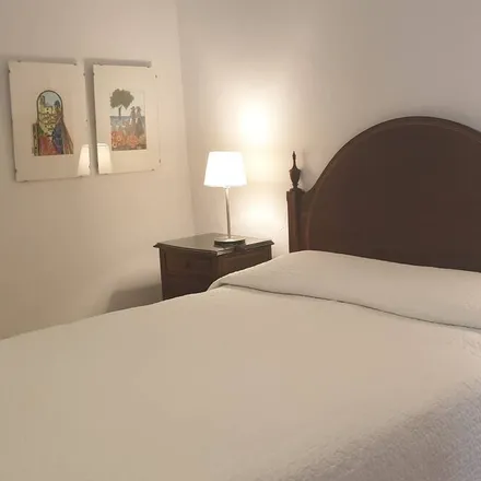 Rent this 1 bed townhouse on Reguengos de Monsaraz in Évora, Portugal