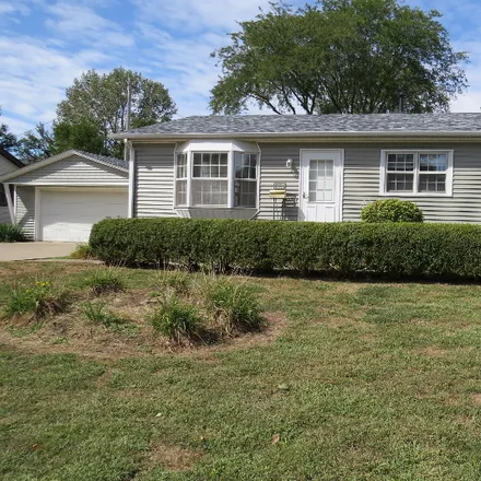 Rent this 3 bed house on 2356 Hawthorne CT in Betendorf, IA