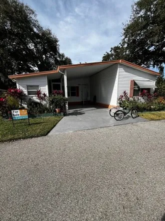 Buy this studio apartment on 645 Hyde Park Circle in Winter Garden, FL 34787