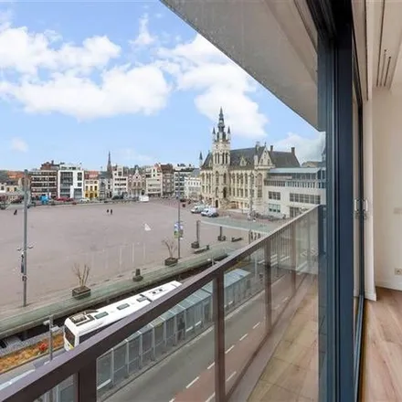 Rent this 2 bed apartment on Grote Markt 62 in 9100 Sint-Niklaas, Belgium