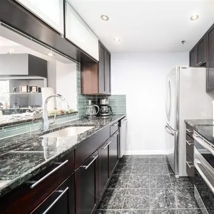 Image 4 - Portofino Apartments, 1 2nd Street, Jersey City, NJ 07302, USA - House for rent