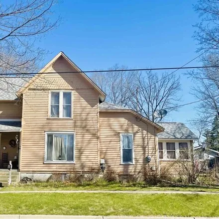 Buy this 4 bed house on 313 Mill Street in Flushing, MI 48433