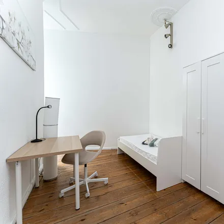 Rent this 4 bed room on Bornholmer Straße 85 in 10439 Berlin, Germany