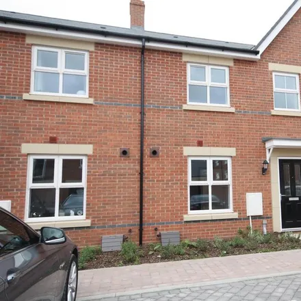 Rent this 3 bed townhouse on Bakers Crescent in Eastleigh, SO50 9QT