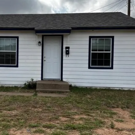 Rent this 2 bed house on 4617 Avenue L in Lubbock, TX 79412