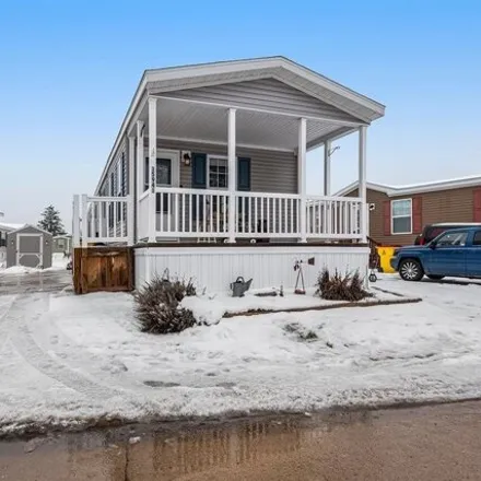Image 2 - 16073 Charlemagne Avenue West, Clinton Charter Township, MI 48038, USA - Apartment for sale