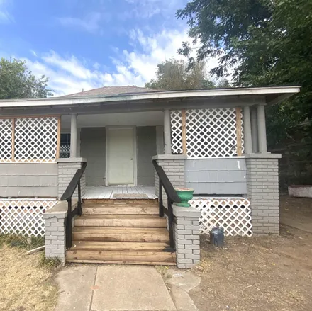 Buy this 3 bed house on 520 East Broadway Avenue in Enid, OK 73701
