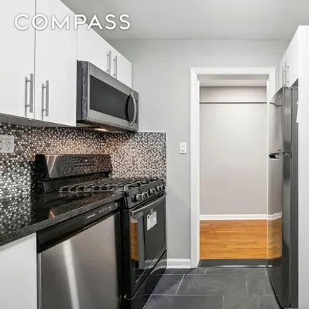 Image 3 - 20-40 89th Street, New York, NY 11209, USA - Apartment for sale