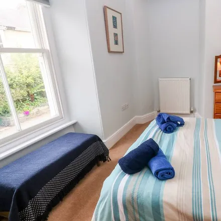 Rent this 3 bed townhouse on Penzance in TR18 5PZ, United Kingdom